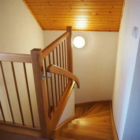 Nyaraló U Krizu *